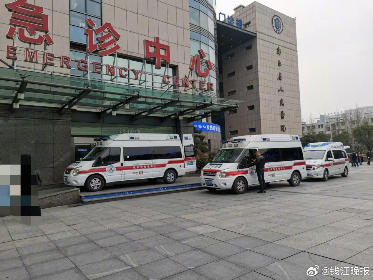 #两位瘦高男生早上起来肺破了#【#17岁男生早起伸个懒腰肺破了#！医生：是自发性