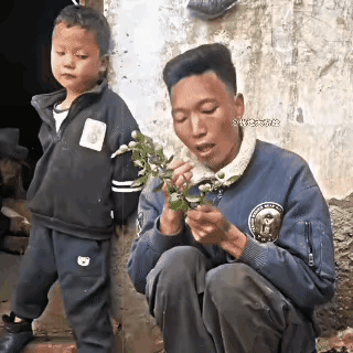 父慈子孝！
原来人在干坏事的时候，真的是很有耐心的，最后这一下真的绷不住了！
