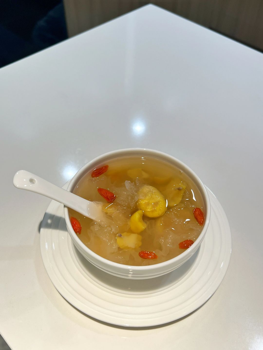 秋季食补|养颜清润银耳栗子糖水