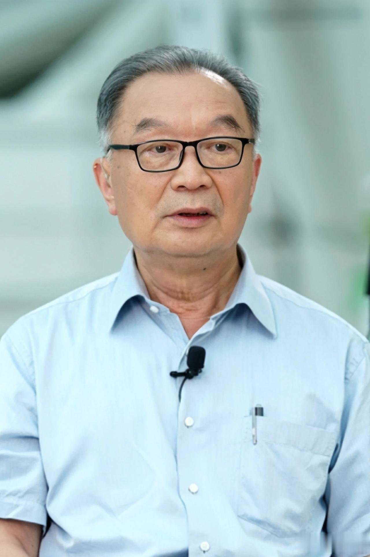 温铁军说:有一个数据，说实话，我这个三农专家有点不敢相信，啥啊？这些年粮食连年递