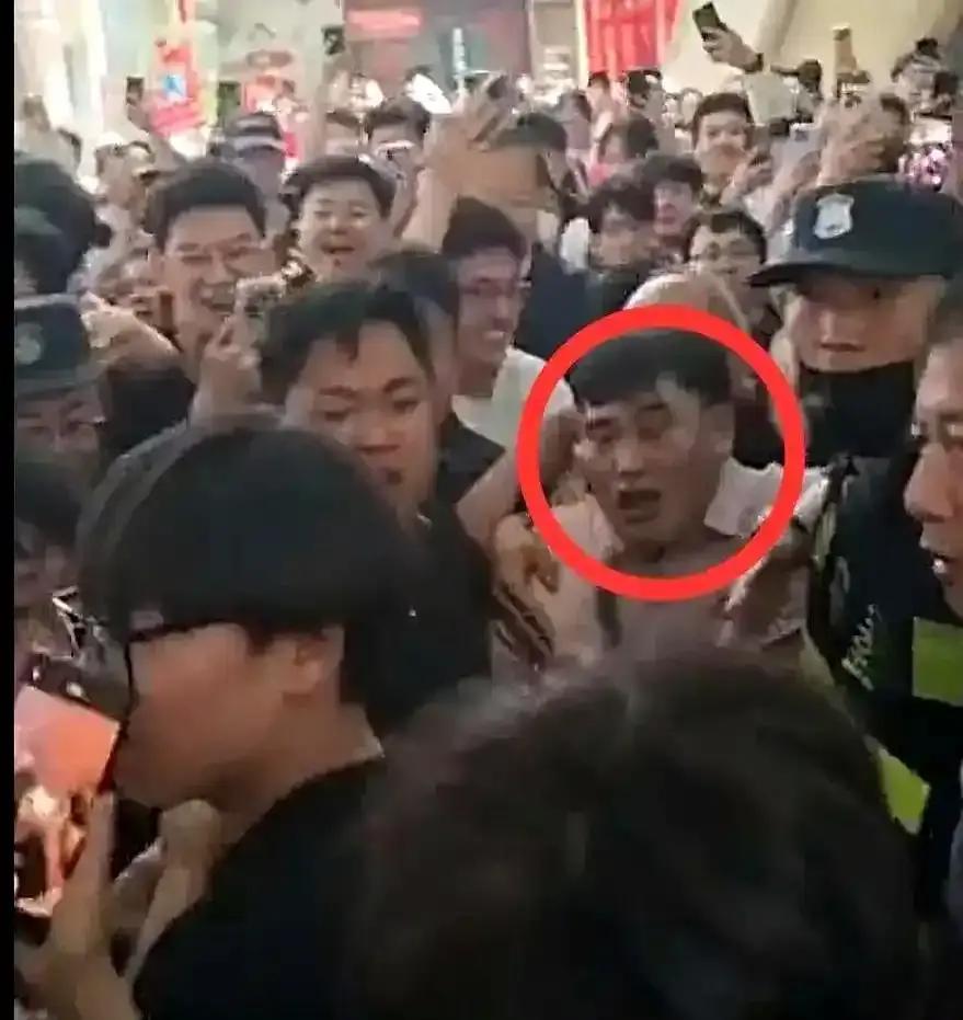 五一期间，朱之文的演出那热度可不小。我没去现场，但听说现场那叫一个人山人海。朱之