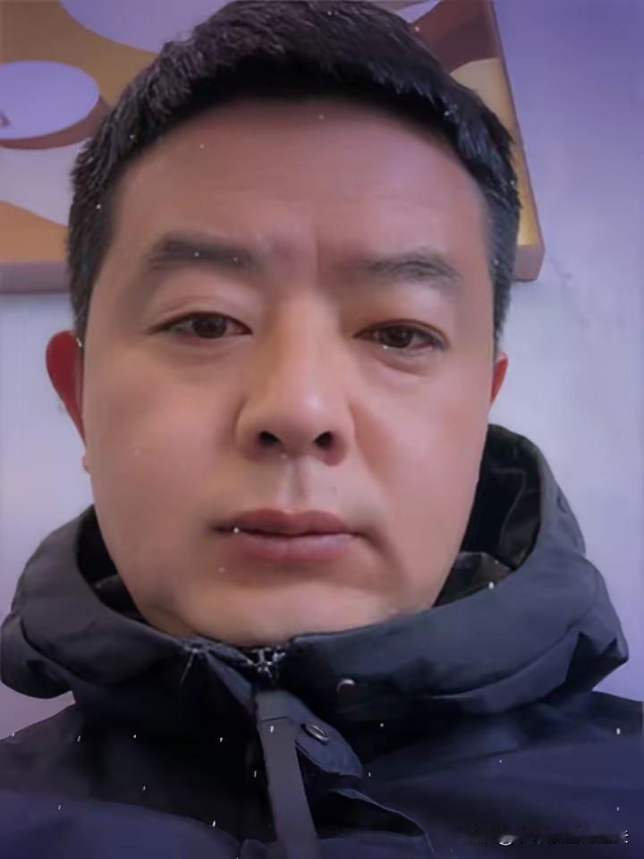 回家前说挺好，说没钱就没钱吧，明年再挣，天冷了，工地没活就早点回家吧，我信了，所