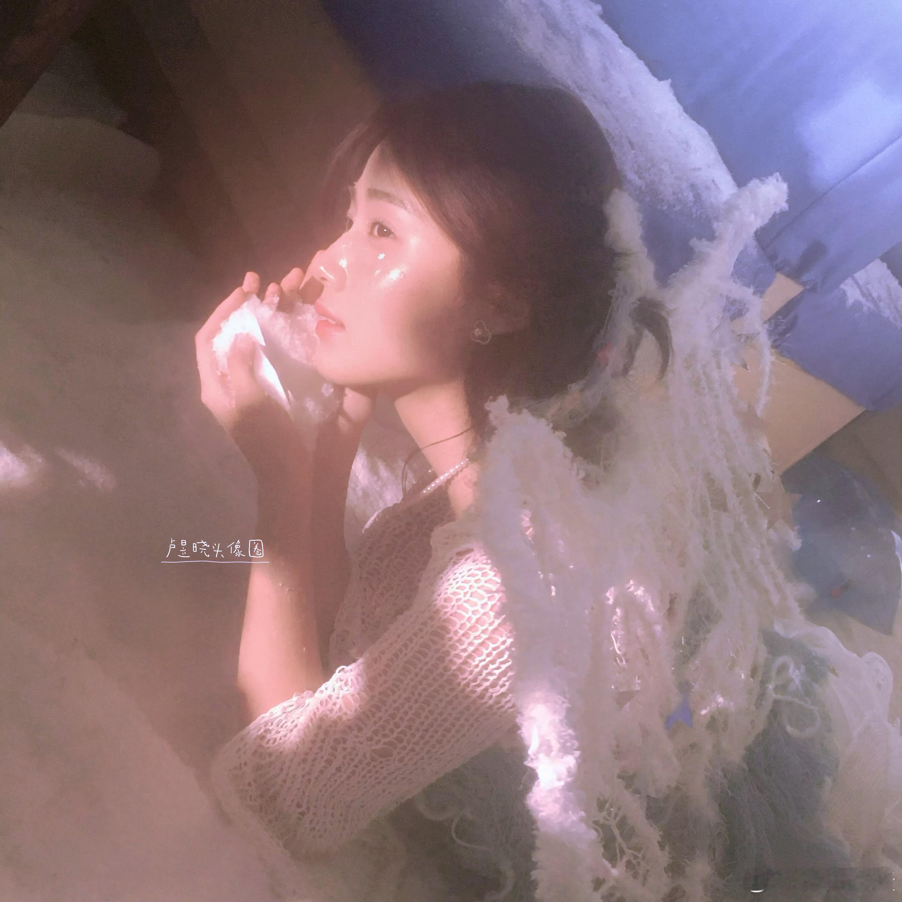 卢昱晓  卢昱晓｜头像🍑这组头像怎么修都好看卢昱晓｜ 