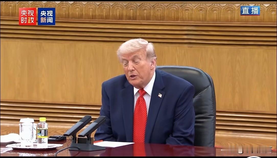 我俩建立了两国历史上任何国家元首间的最长久的合作关系，对我来说是种荣幸。
碰到一