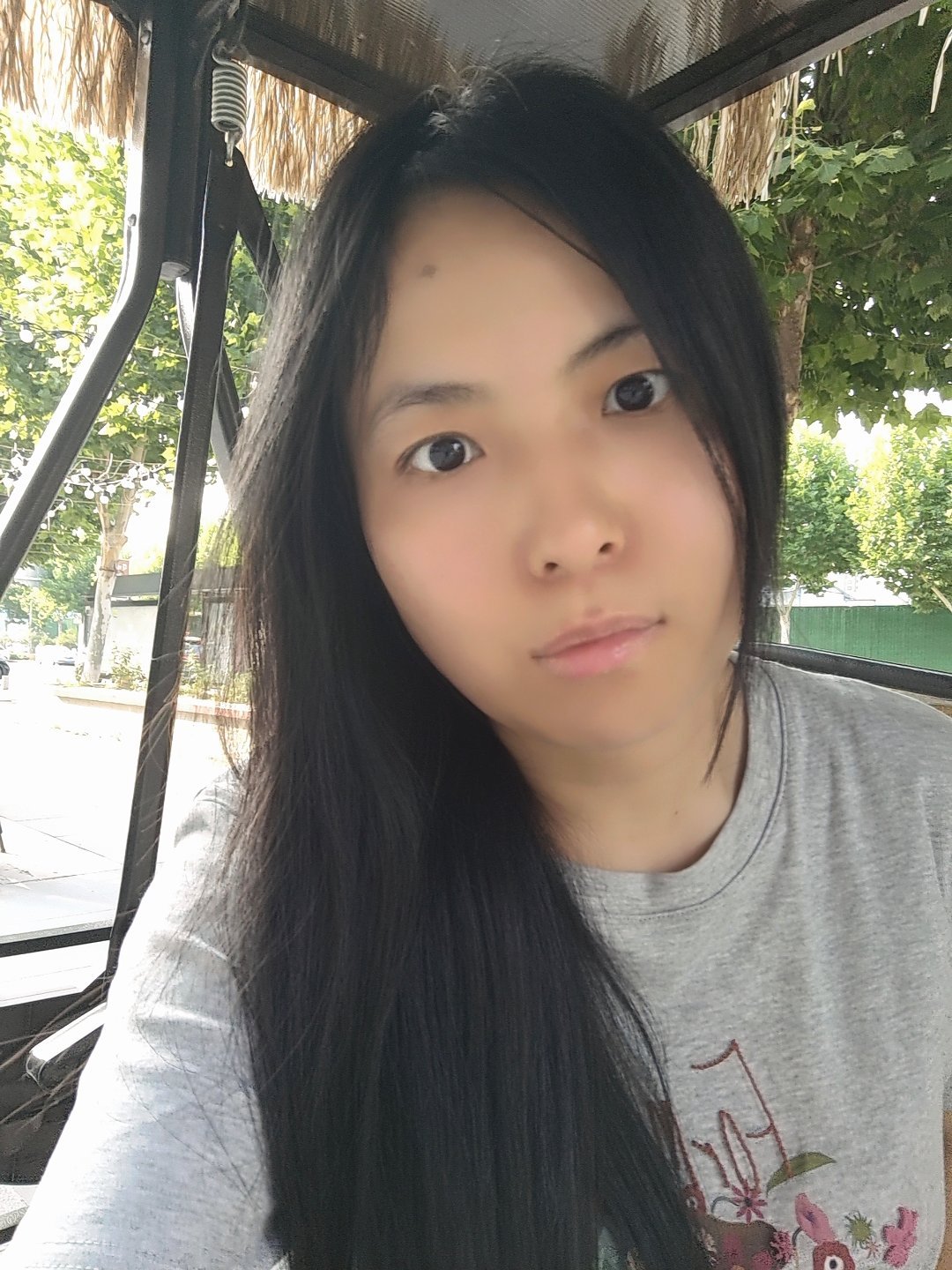 韩国网友：这哪是脸蛋，是上帝亲手捏的艺术品吧。鹅蛋脸的上镜优势，大概是把所有脸型
