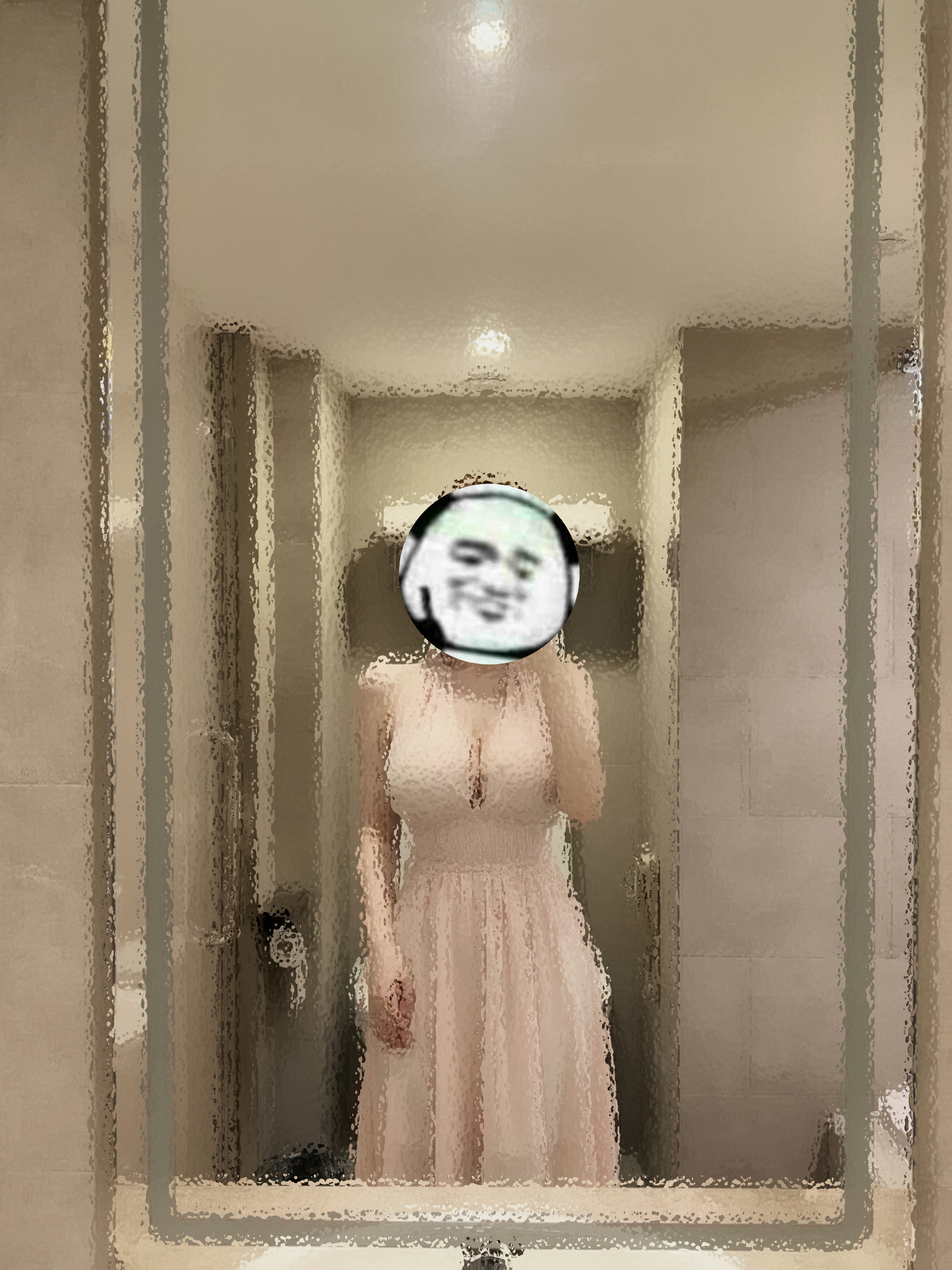 两个人撕了一夜～抱得再紧也不能睡～冷冷的你～冷冷的泪～湿了夜～～晚安民那 