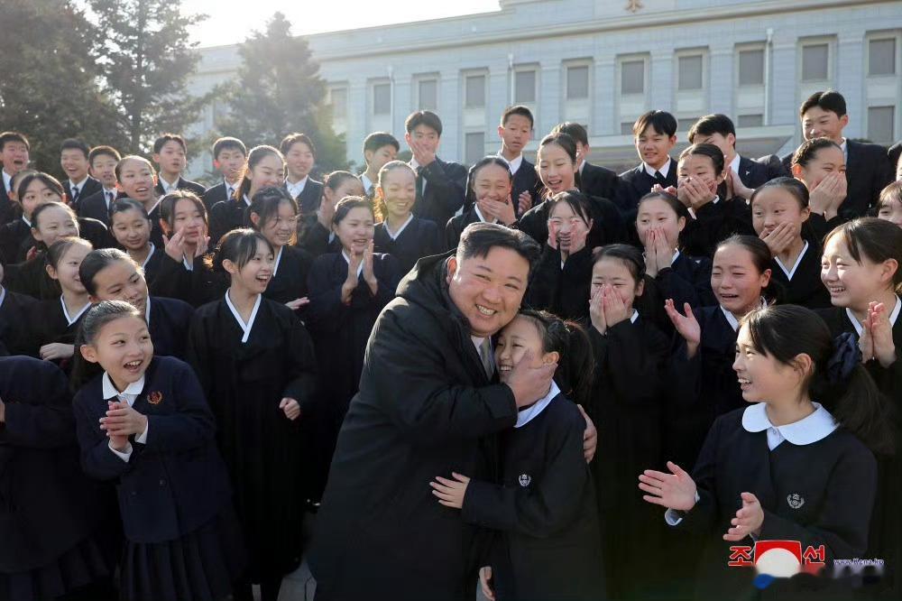 金正恩向在日朝联捐赠约200万美元，用于支持旅居日本的朝鲜公民的教育。 