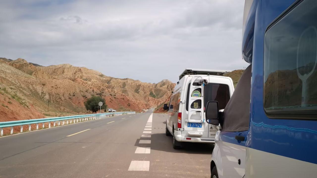 家人们！新疆房车小众绝美路线来了，不走独库北段，从独山子直达安集海大峡谷，全程串