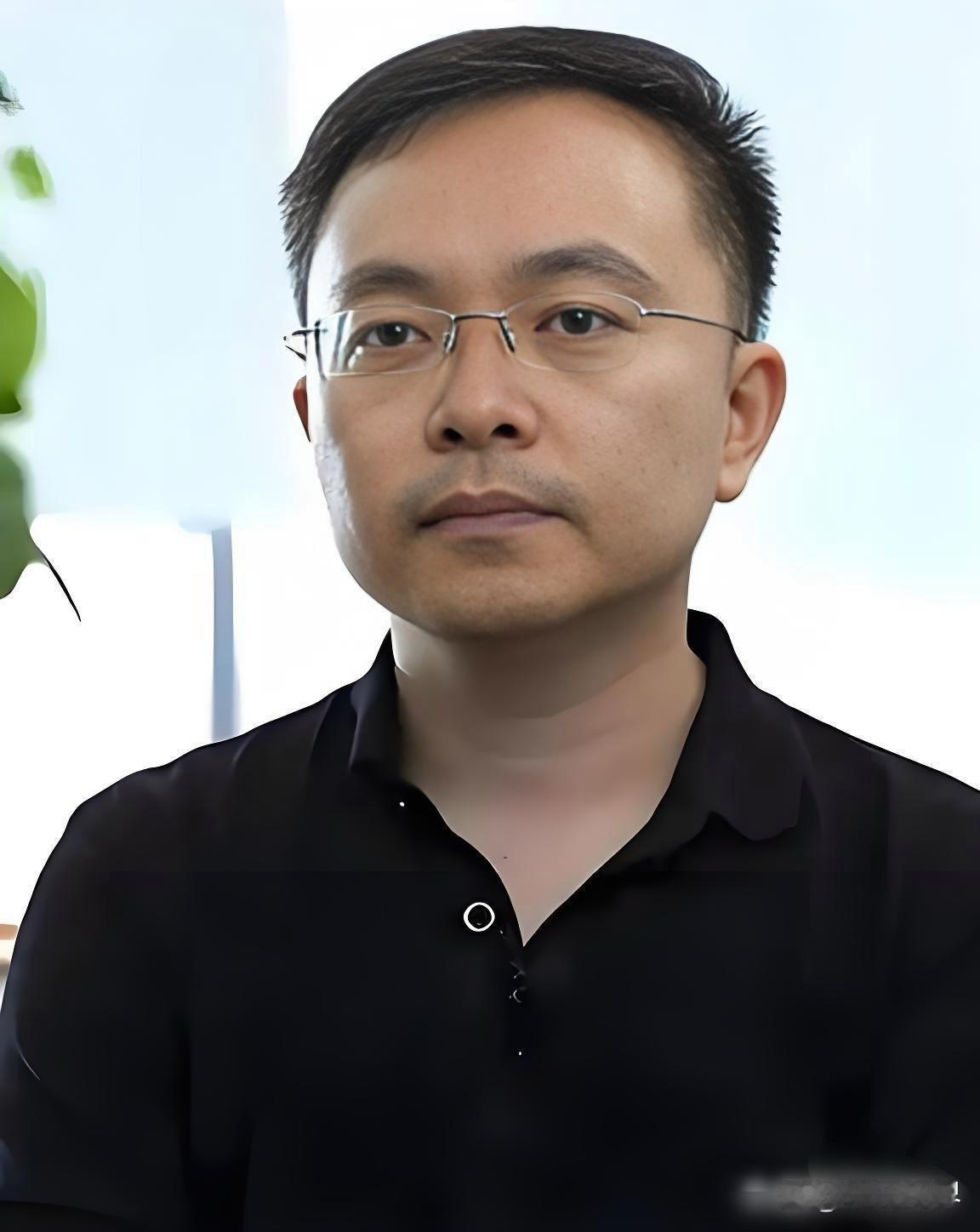 蔡磊把当高管攒下的钱，全投进了渐冻症研究。
一个前互联网公司副总裁，确诊后最常聊