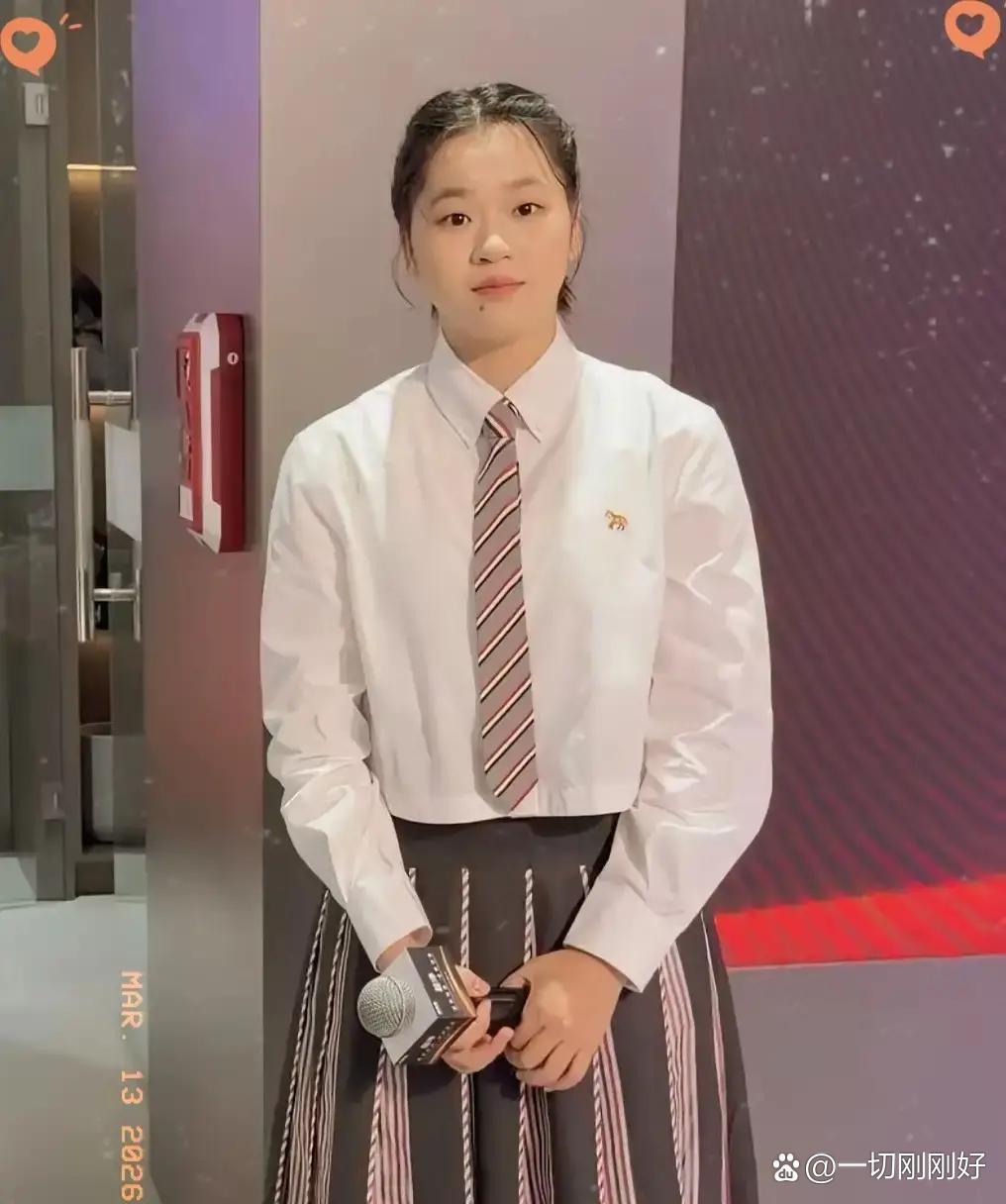 “姐妹们快住手！别再刷‘全红婵发胖’的截图了！”

我闺蜜前两天在上海活动现场亲