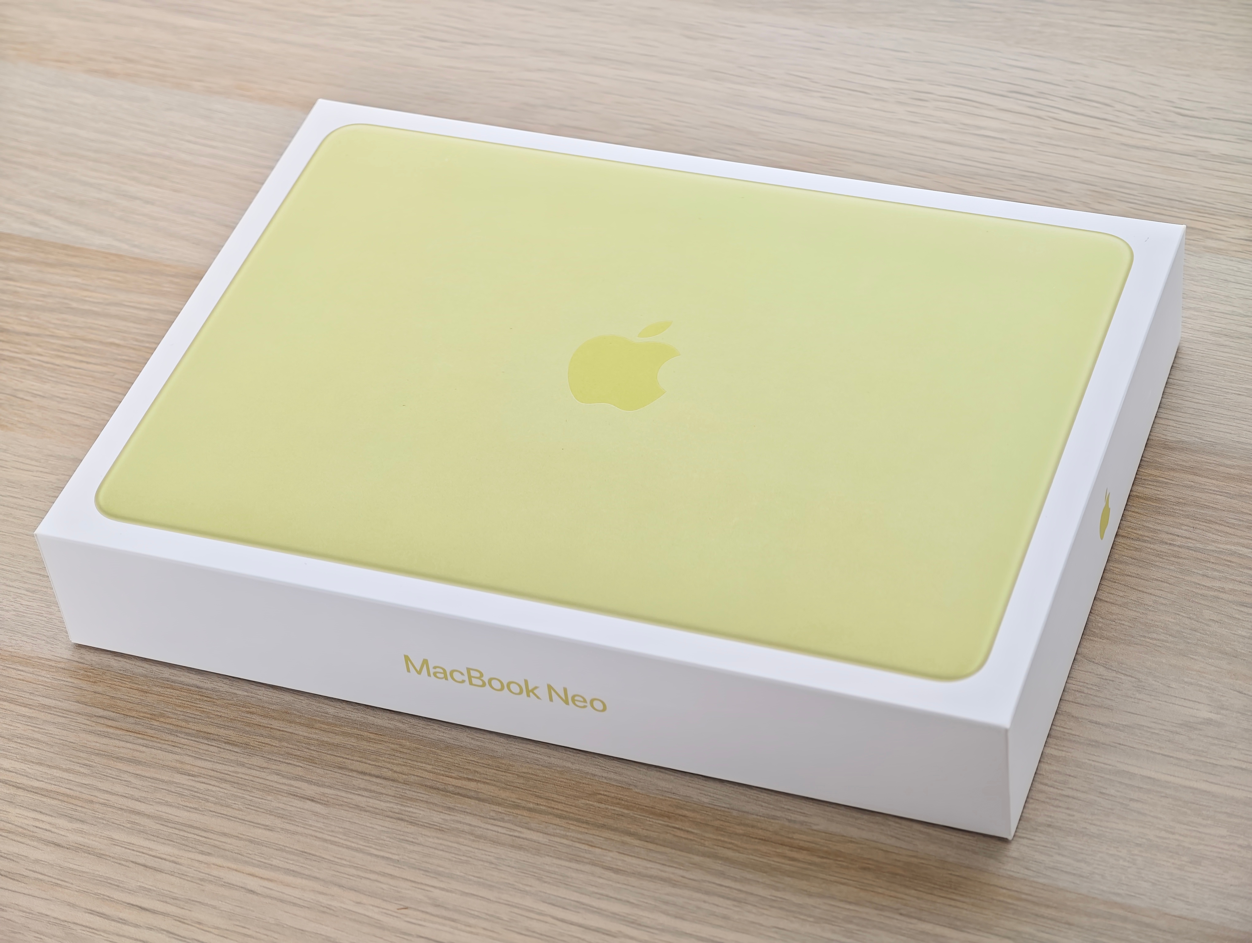 开箱了一台 MacBook Neo。小小白产品观察