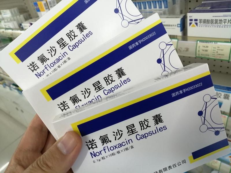 无知者无畏，
真是这样的。
老妈说，侄女总肚子疼，
高一，十五岁，
问了问旁边的