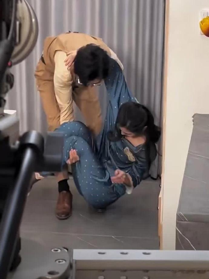这到底是女演员太重了 还是男演员太虚了？ ​​​