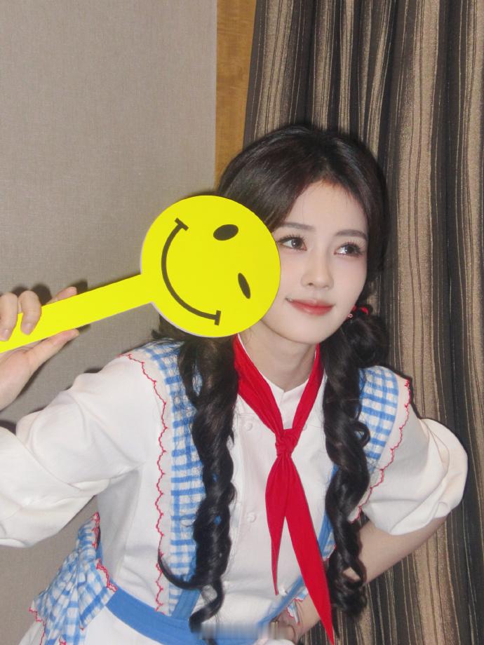 白鹿小厨娘 今天是小厨娘·白鹿，萌呀萌呀！ 