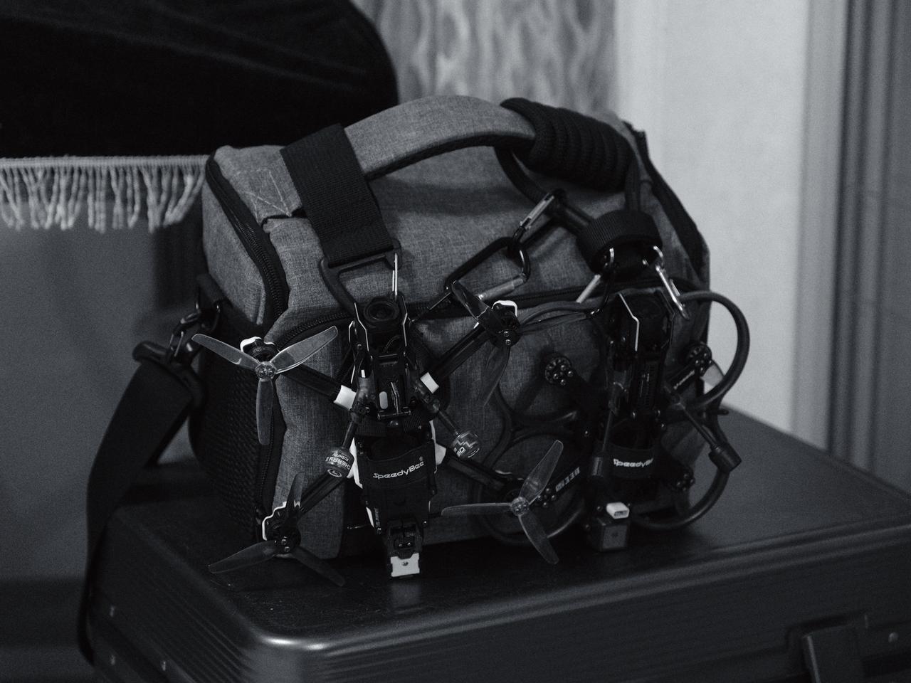 夏天，太热，没法飞；冬天，太冷，不想飞；春秋季，没几天，飞不爽！咋整？
穿越机