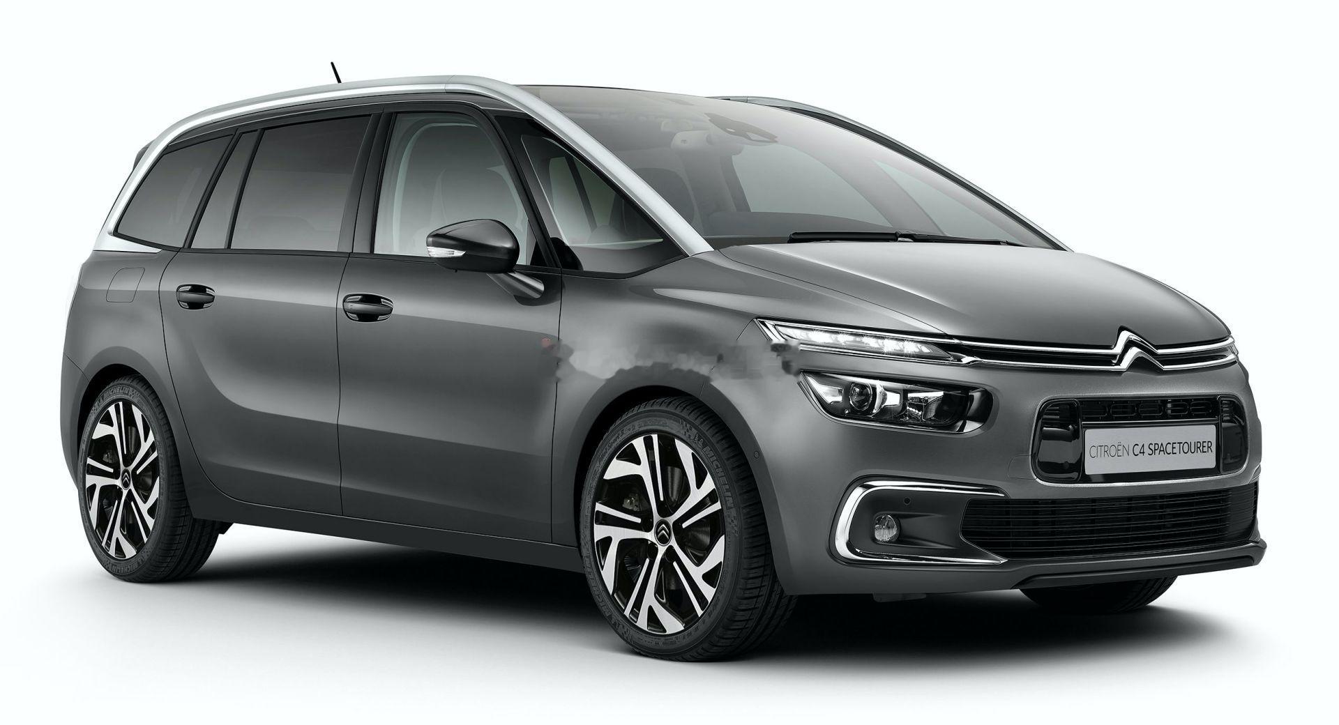 2022年雪铁龙C4大MPV~~~这车是2022年在英国上的牌，图片就一张，1.