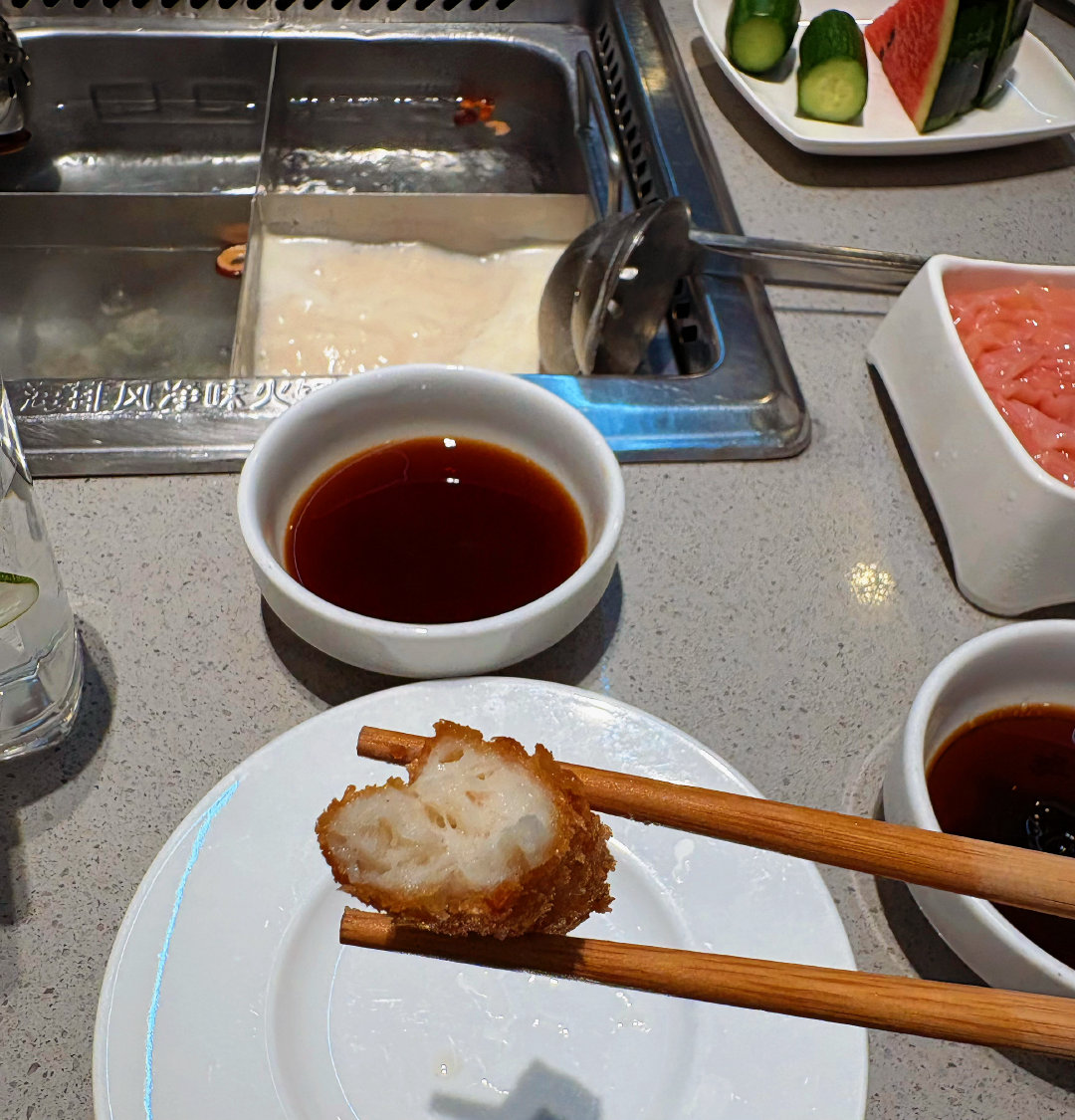 怎么会点了四个半份就那么撑……海底捞的木姜子牛肉好吃！奶酪鱼条也好吃！完全吃不下