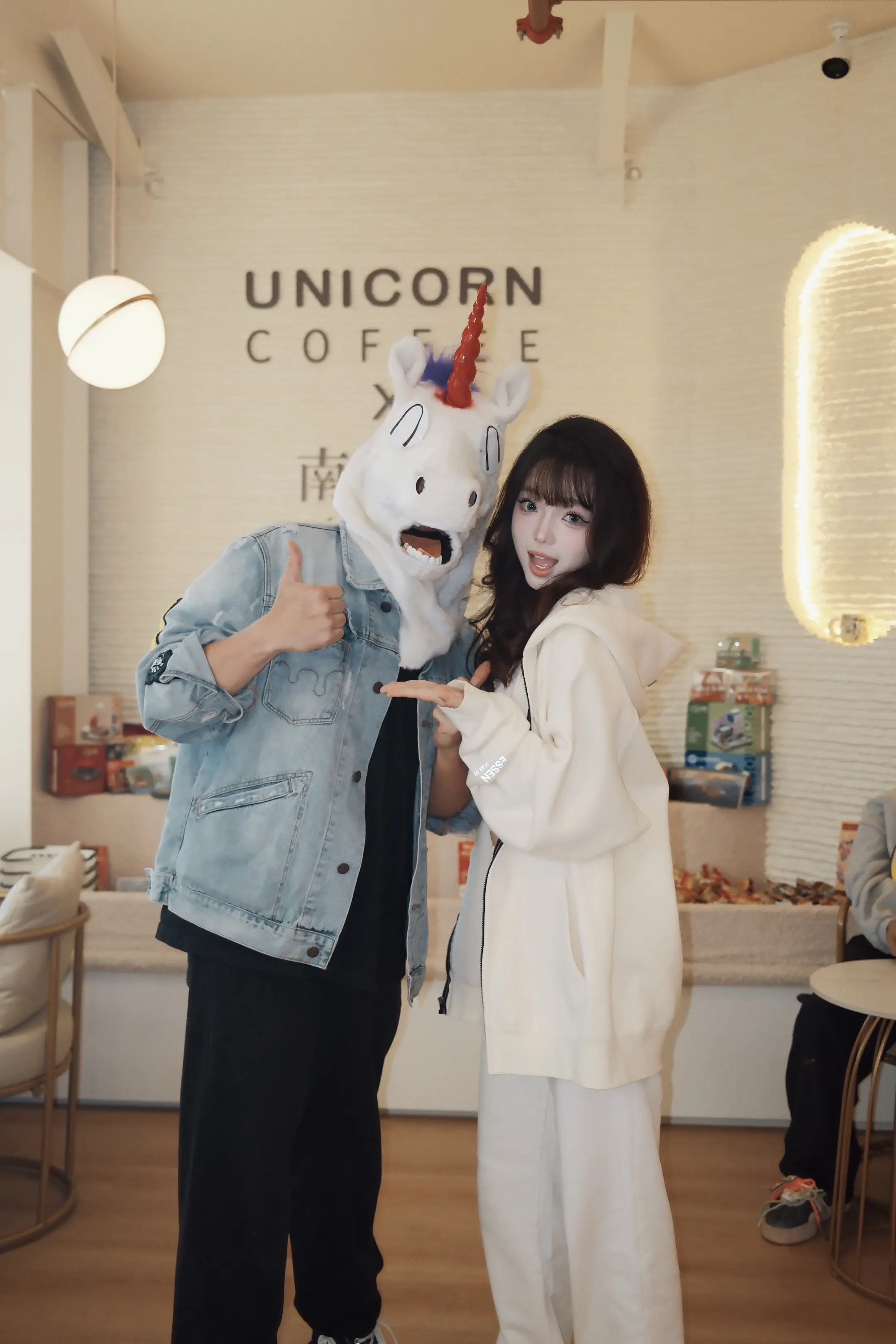 突然翻到去年见角哥的照片还没发过