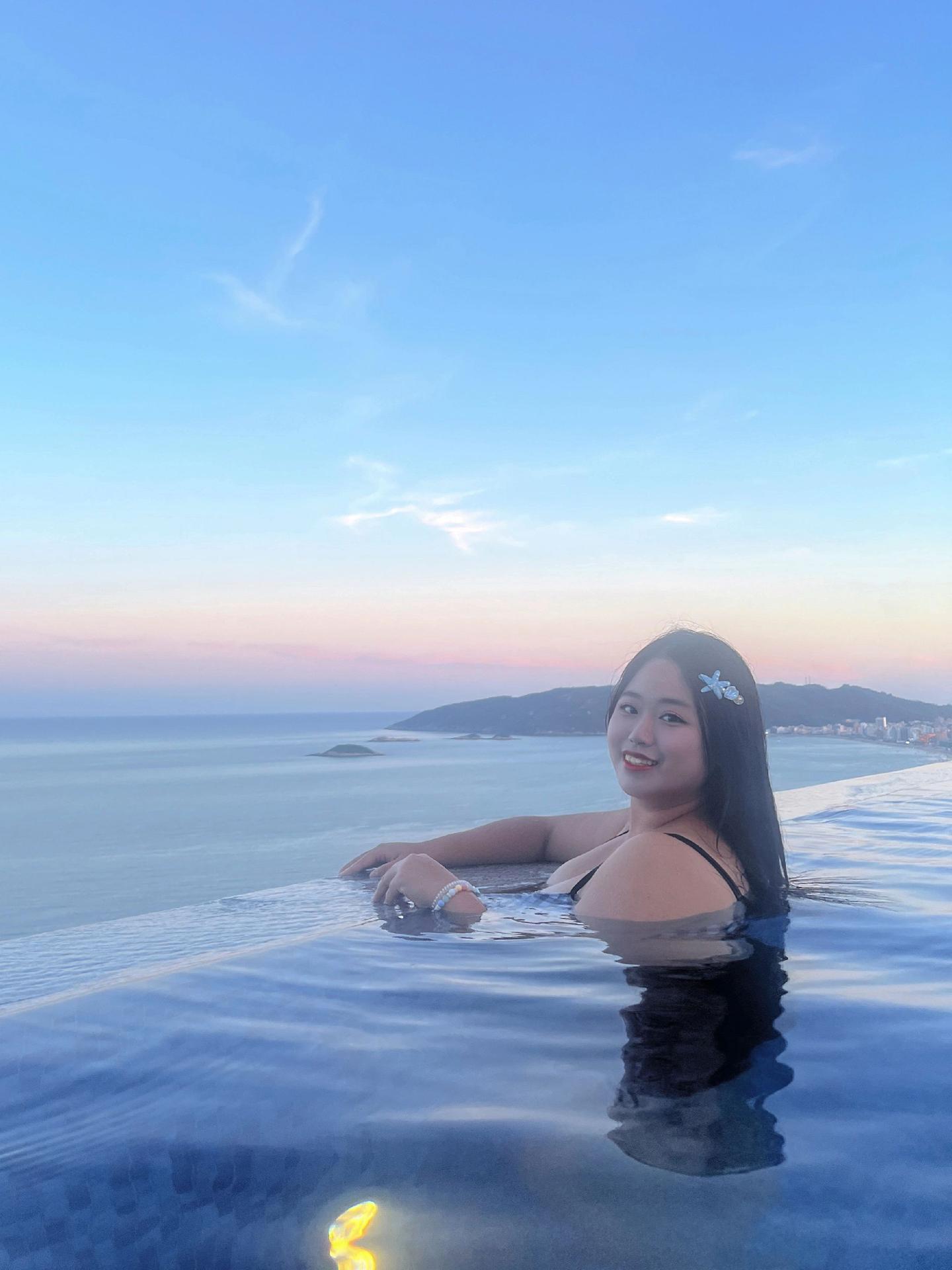 🏝️一头扎进夏天的泳池里