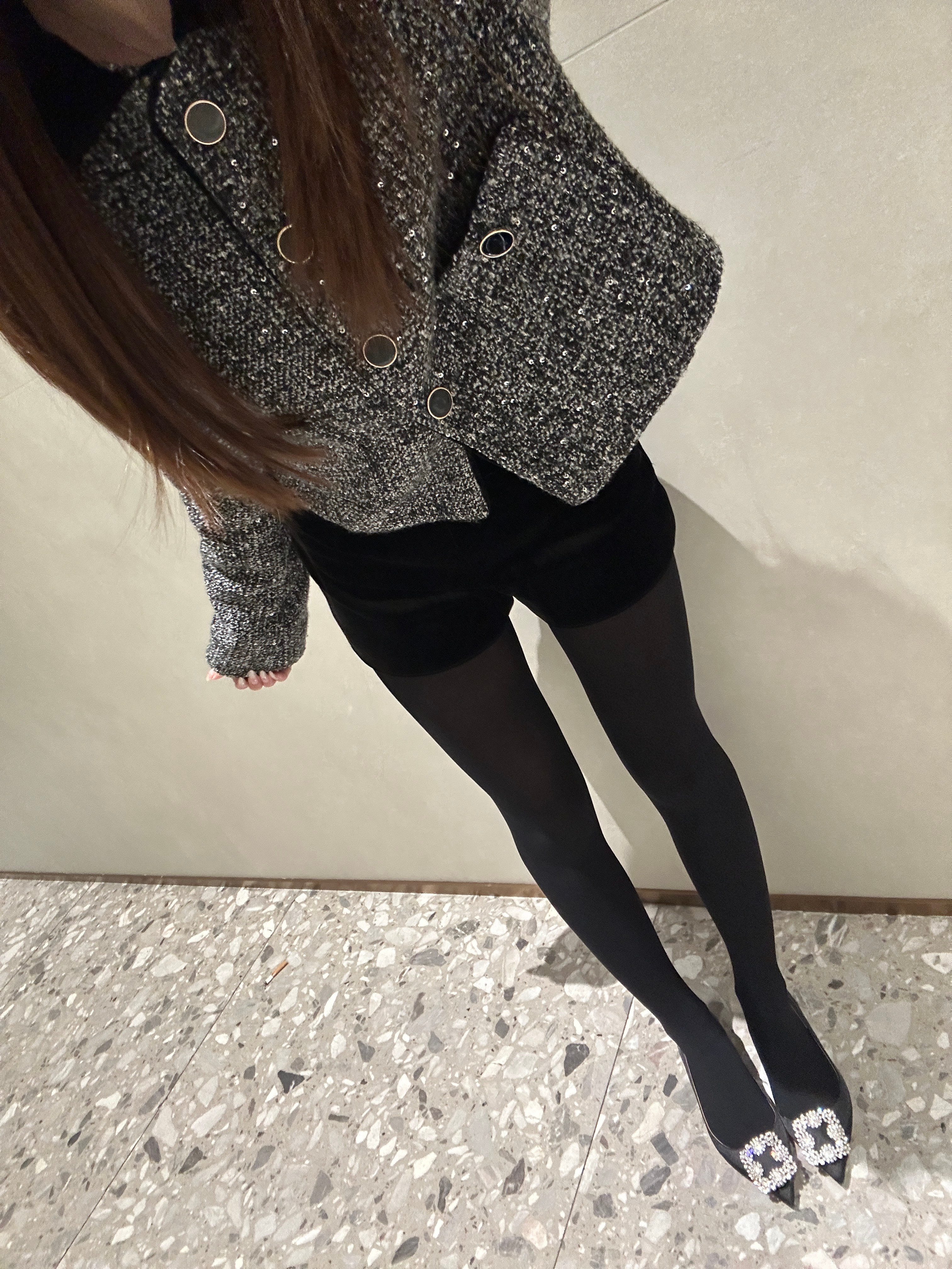 也算是穿上厚黑了 🧦：Eio新品大家记得支持支持小姐姐 