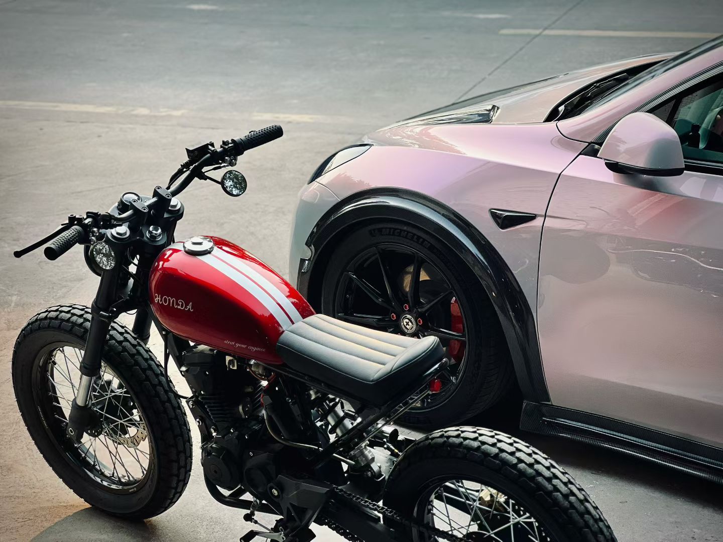 晚安啦，明天早机！ 