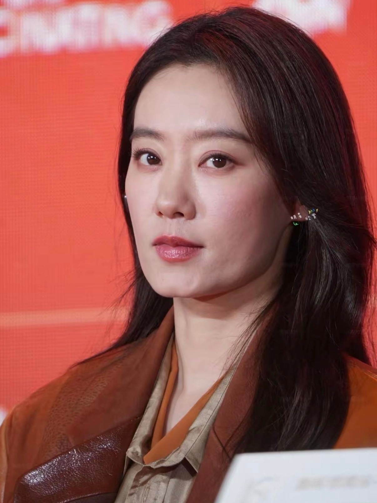 功夫女足最开始不是找张小斐做女主角 一开始片方更倾向于顶流女演员 要求保留精致偶