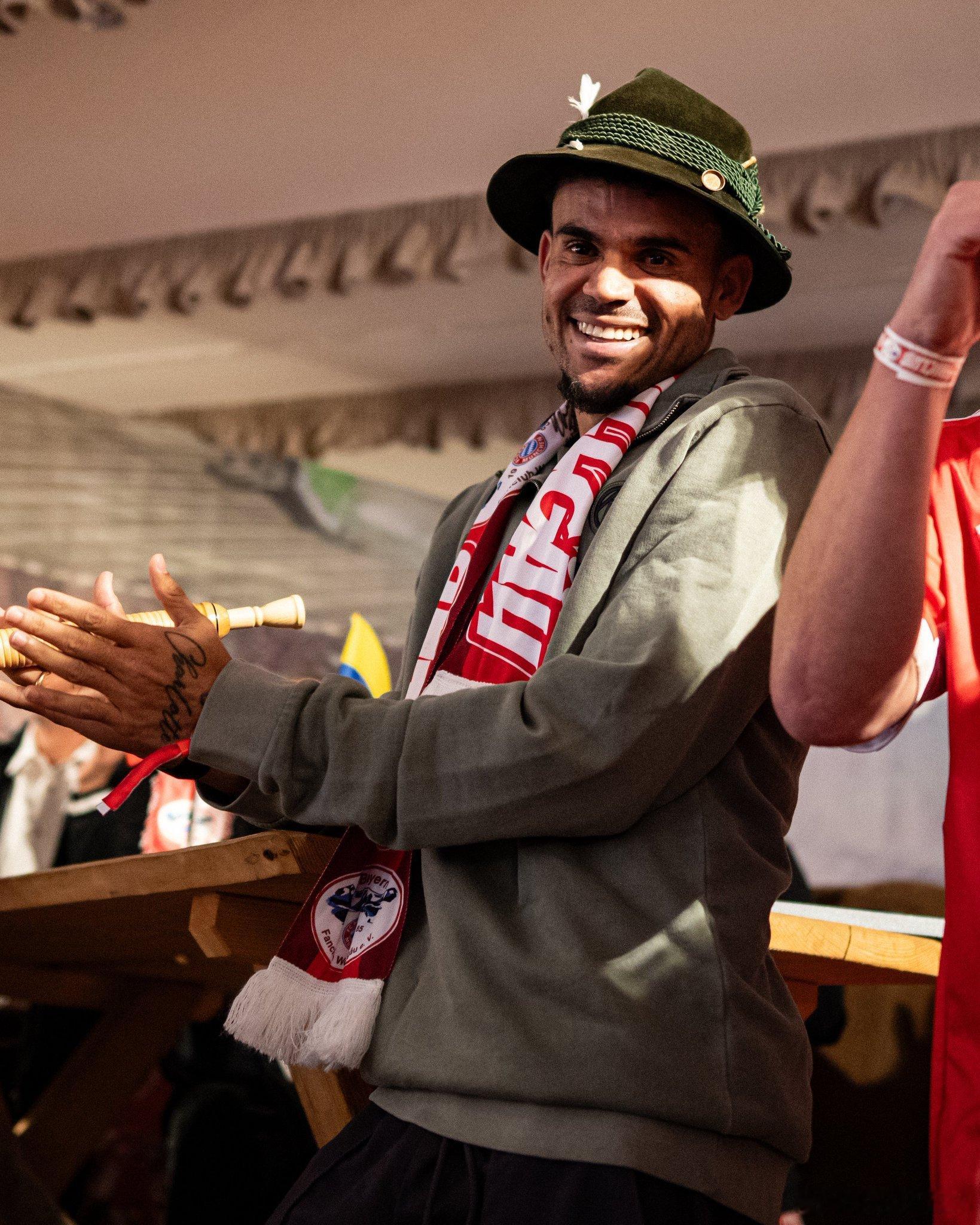 🎙️路易斯·迪亞茲訪問球迷俱樂部期間：“我們的球場太棒了，因為球迷總是唱歌，就