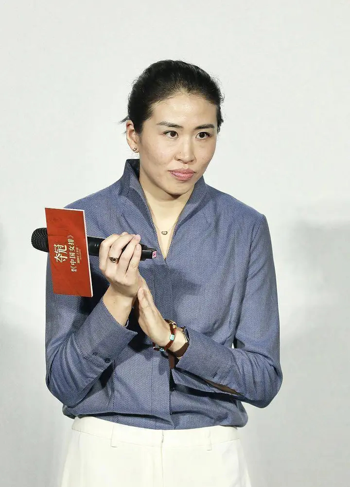白浪还很有气质，穿什么都高级又洋气 ​​​