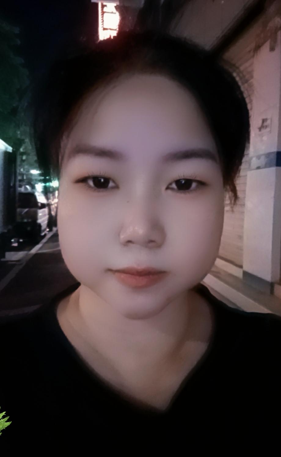 大家好，我是七姐，有个网友他这样说我。他说我是个老女人。说我永远嫁不出去。我是这