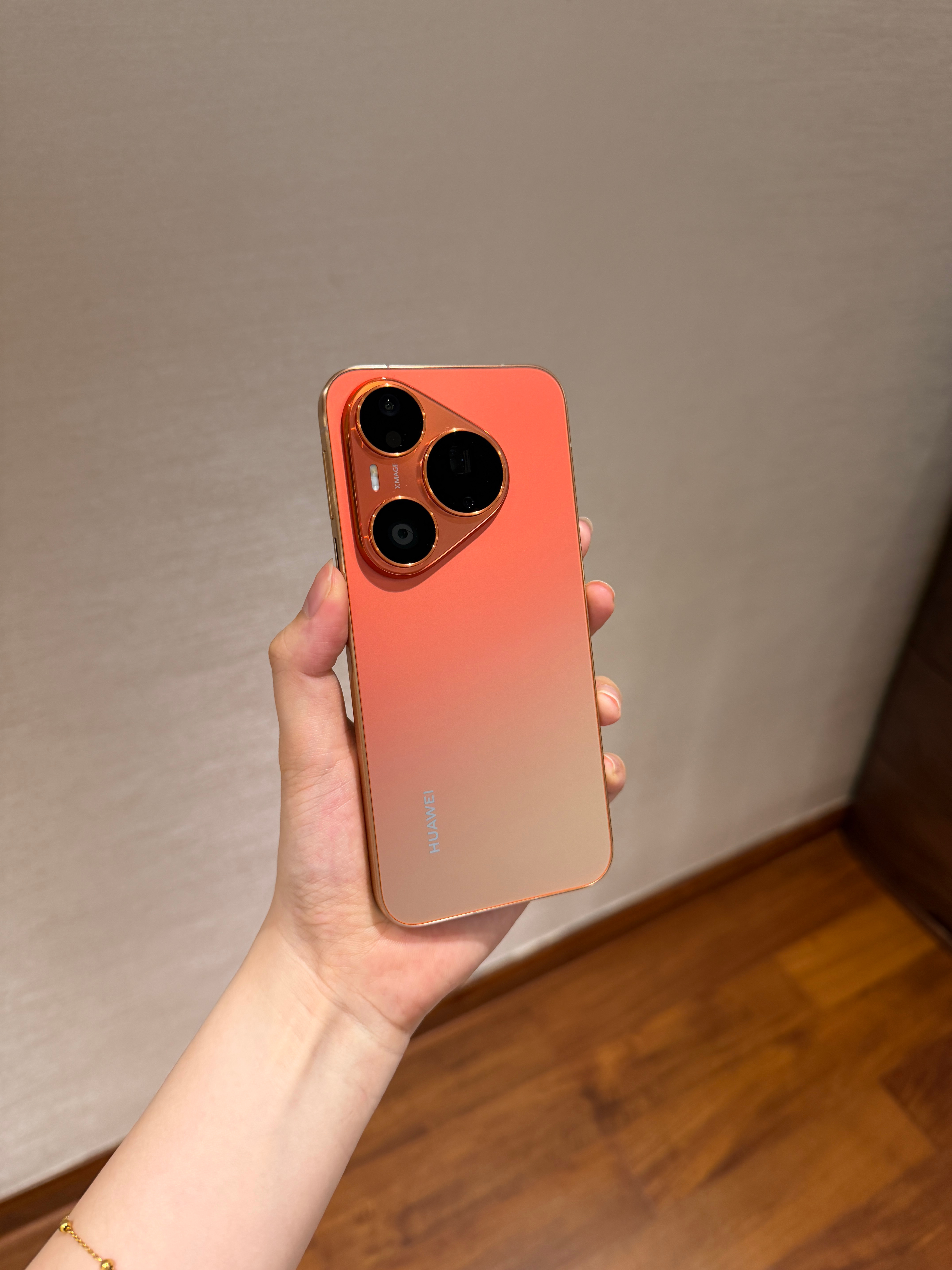 华为Pura90 Pro这手机真好看啊，救命