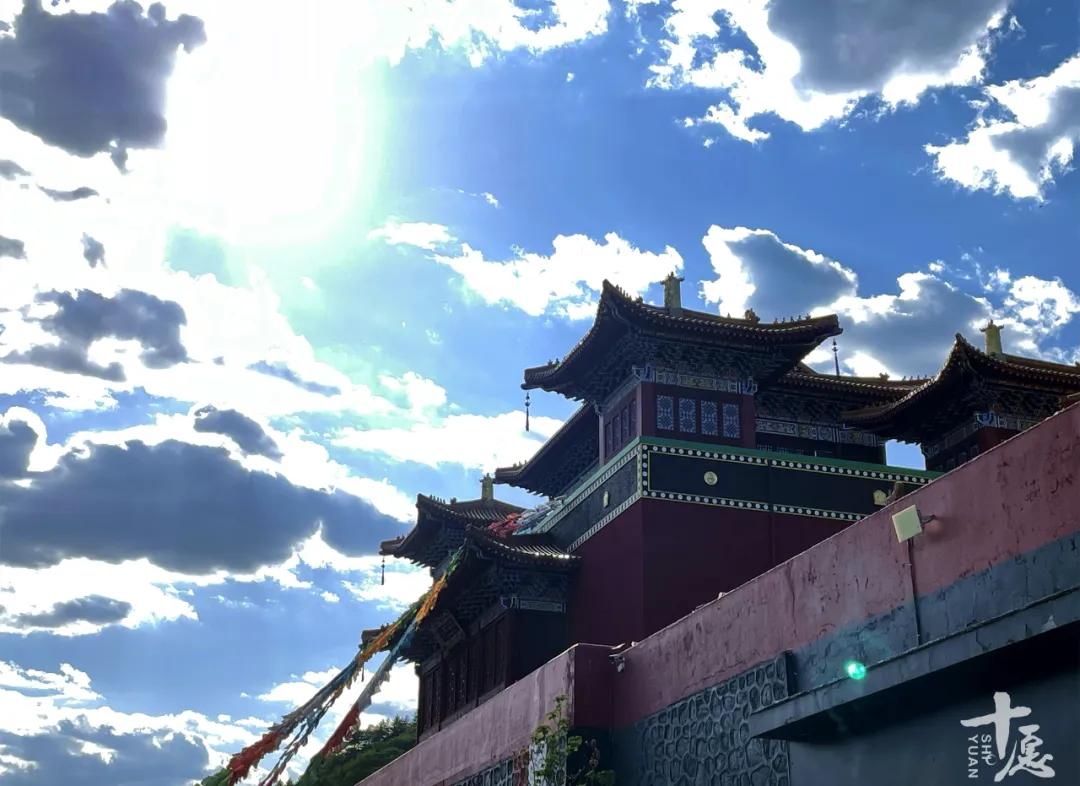 坐禅一念，常思恩缘
父母生我，国土育我
三宝度我，众生助我