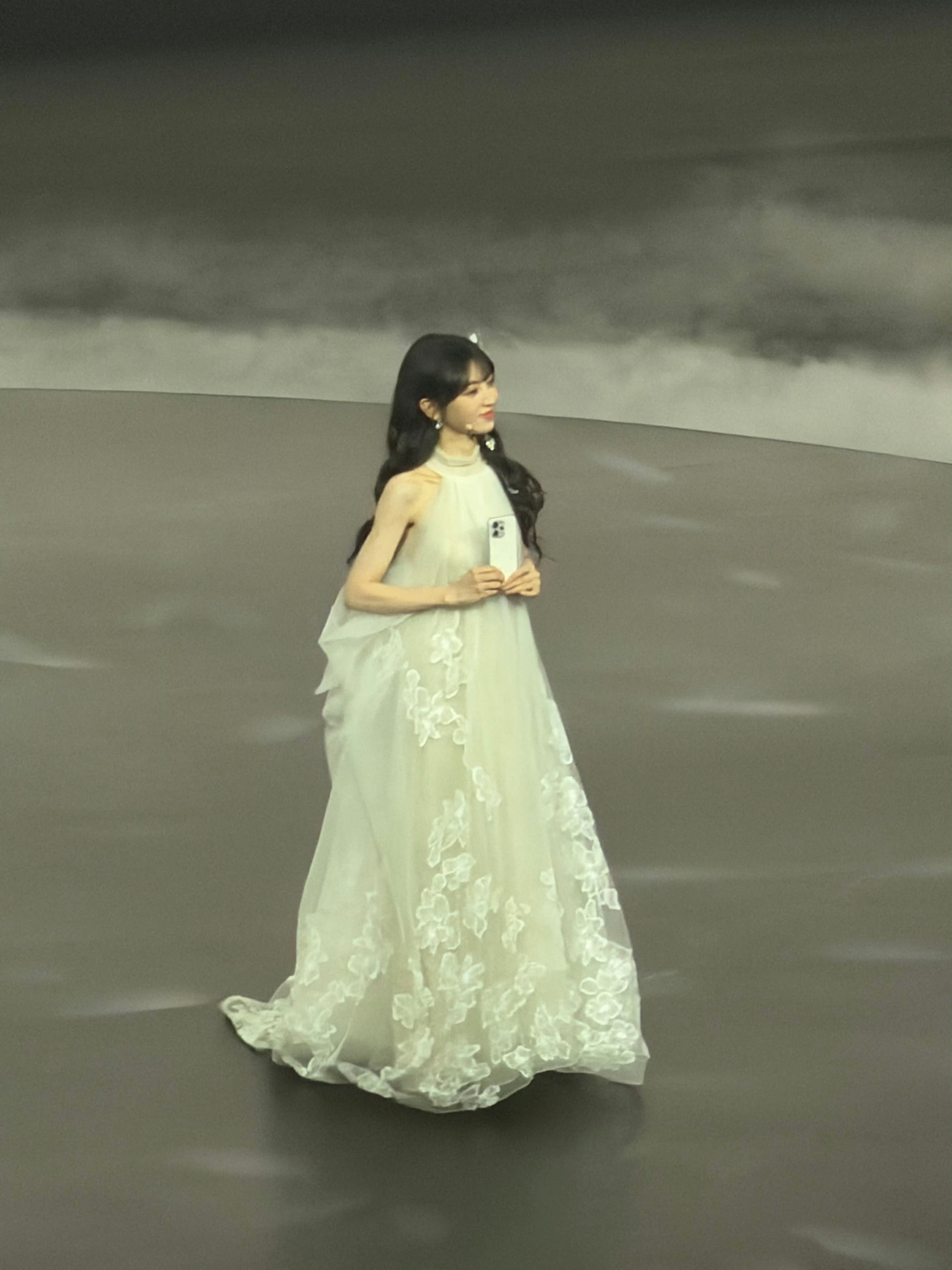 好羡慕在vivo S50发布会现场的老师们 这么近距离看田曦薇武汉