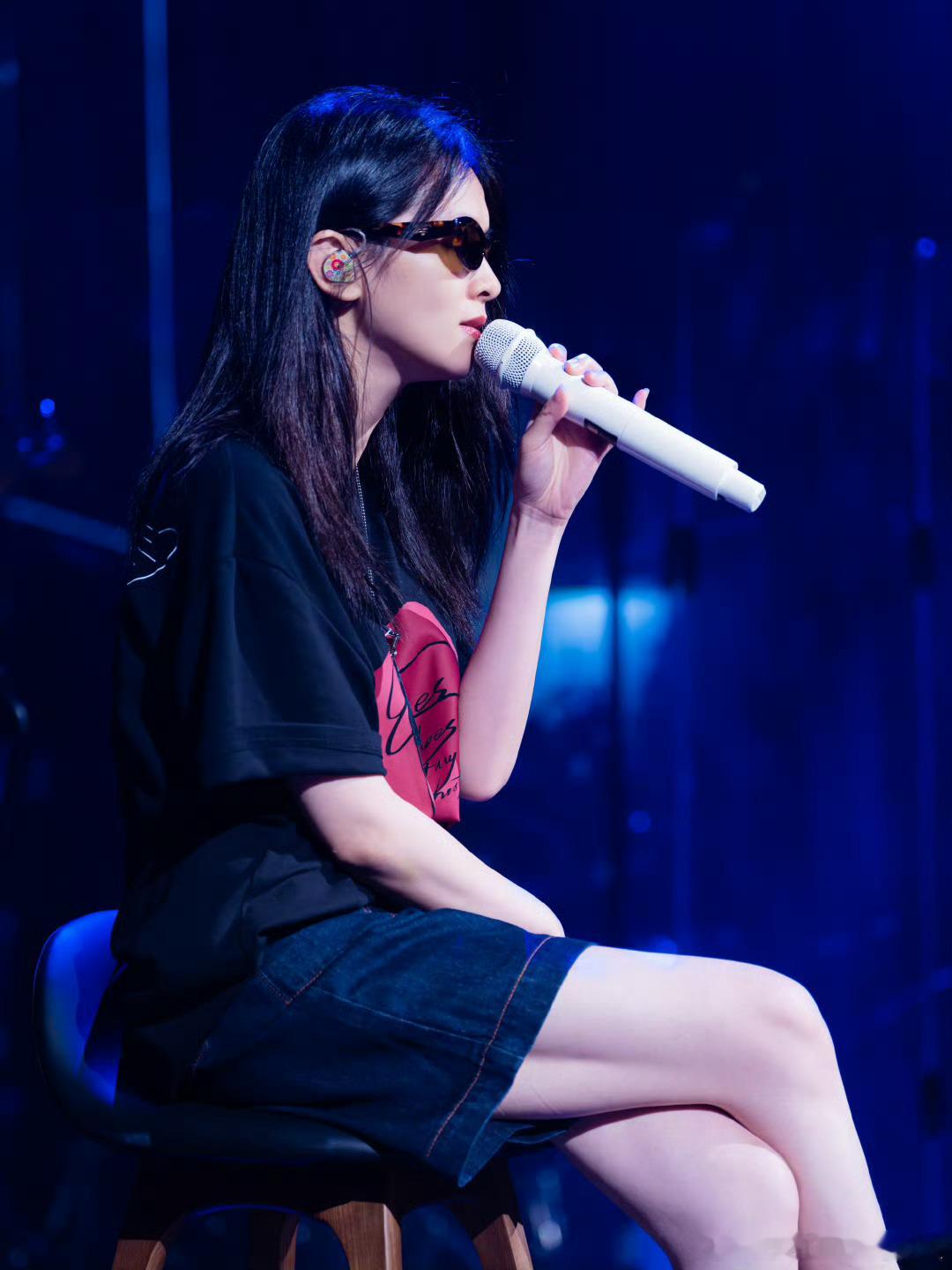 陈昊宇2025巡演广州站彩排照，今晚开唱！ ​​​
