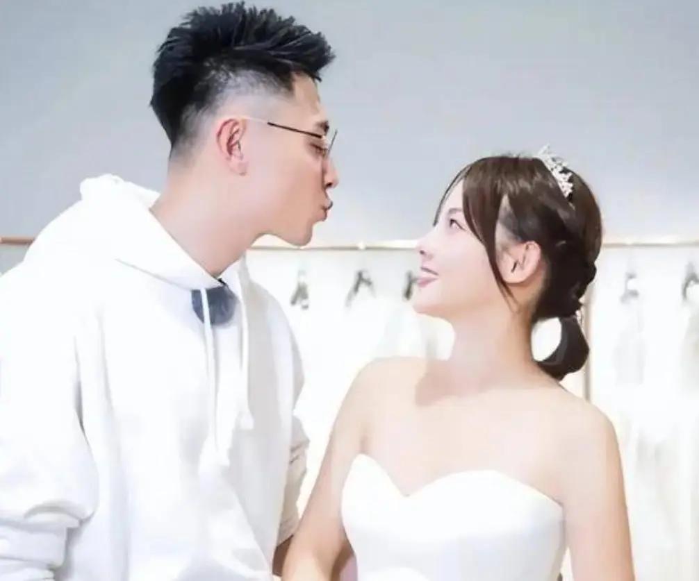 明星的婚姻就像风中摇曳的烛灯，熄灭就在一瞬间，离婚—结婚—离婚成为不可改变的顺延