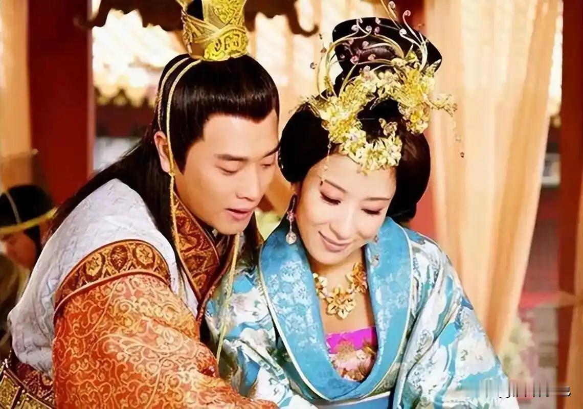 明宪宗朱见深，3岁当太子，5岁被废，靠着宫女万贞儿熬过黑暗日子。

长大当了皇帝