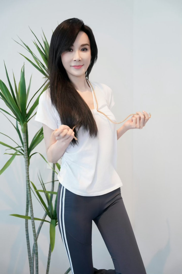 芒果 听完你的听你的乘风2026 浪姐今晚直播舞台，期待姐姐们现场炸场