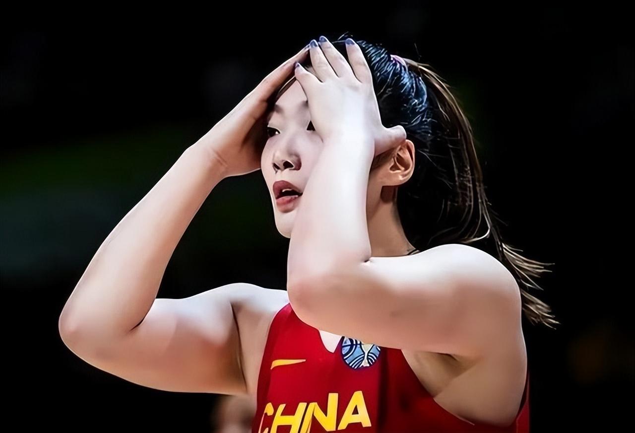 四川女篮输得不冤，数据不会骗人。
先看看两队同位置关键球员的数据对比，胜负一目了