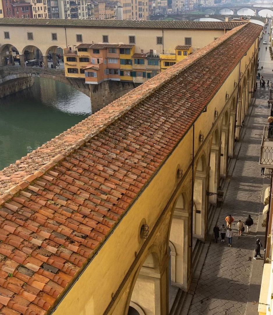 佛罗伦萨的瓦萨利走廊（Vasari Corridor），连接Palazzo Ve