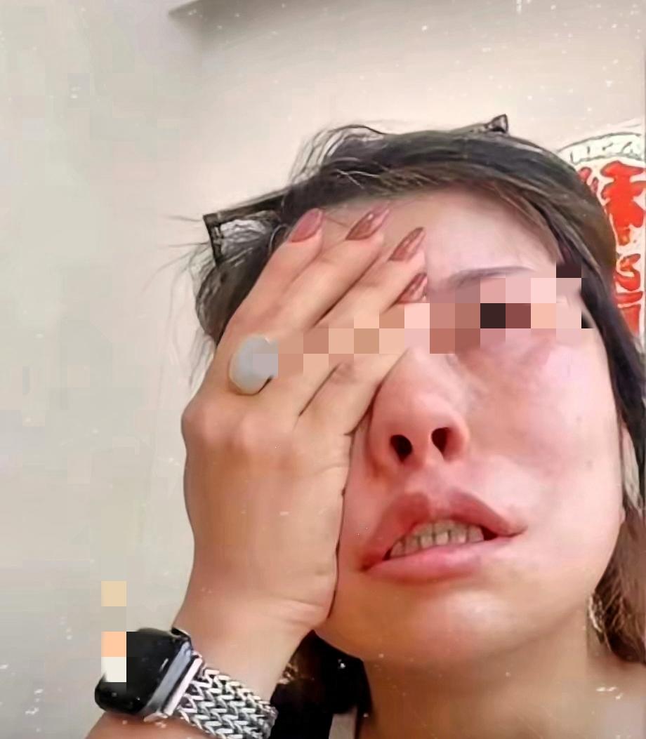 后悔了吧，活该！广东一对情侣吵架，女孩一气之下收拾了自己的行李，摔门而出，气冲冲