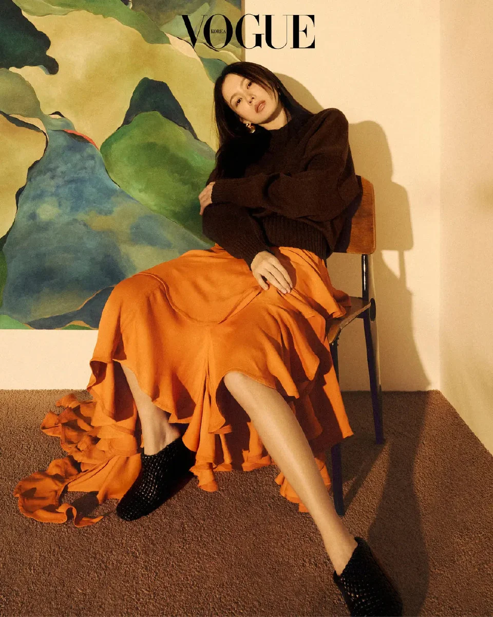 孙艺珍  VOGUE Korea 三月刊封面人物，BV服饰主题画报，青...
