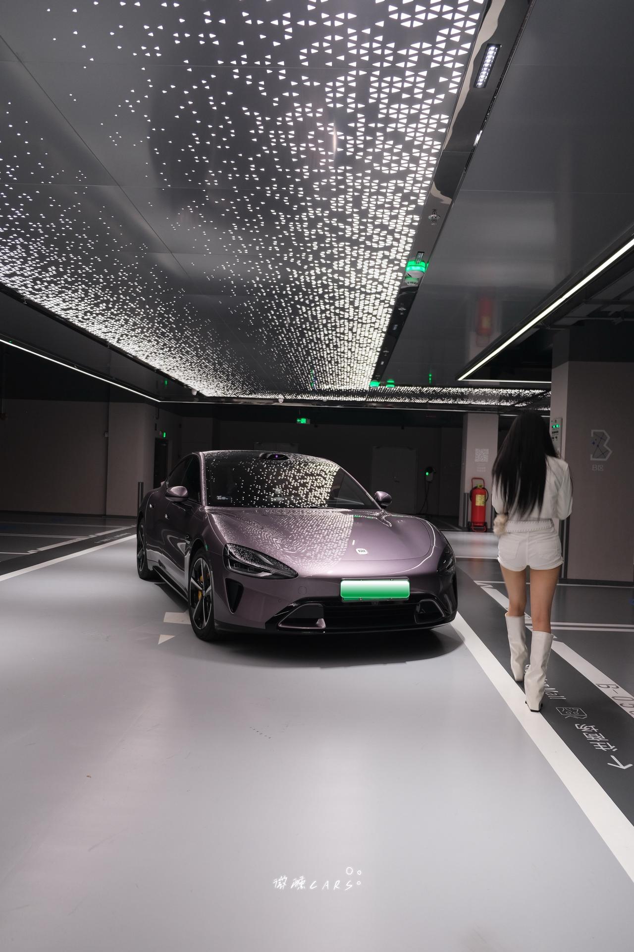 “追到她，车跟人就都是你的”！拍车仪式感 K11星空顶 小米su7 长腿女神