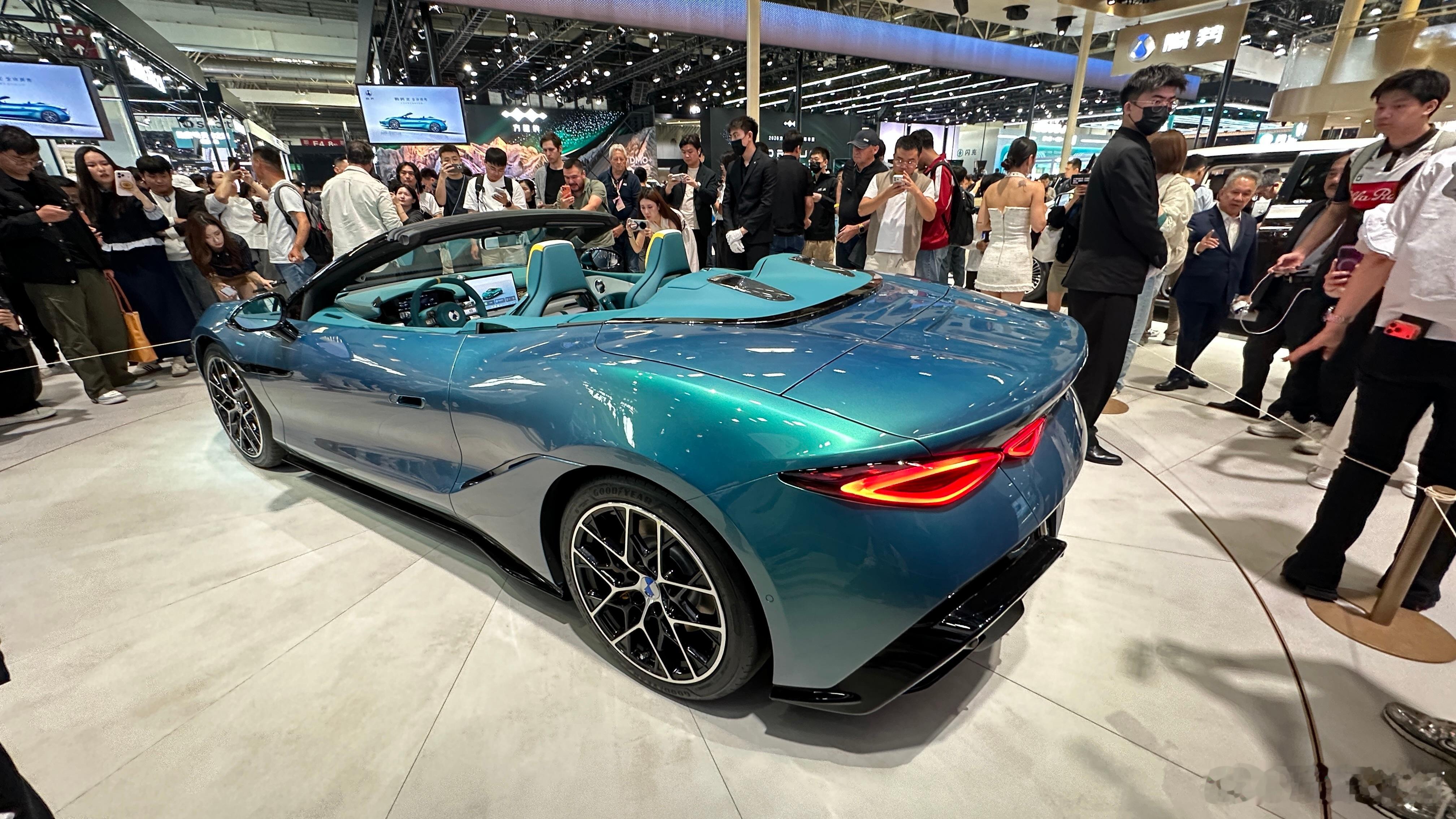 今年是跑车大年啊！腾势Z，方程S准备冲击小米SU7 Ultra的赛道吗？方程豹方