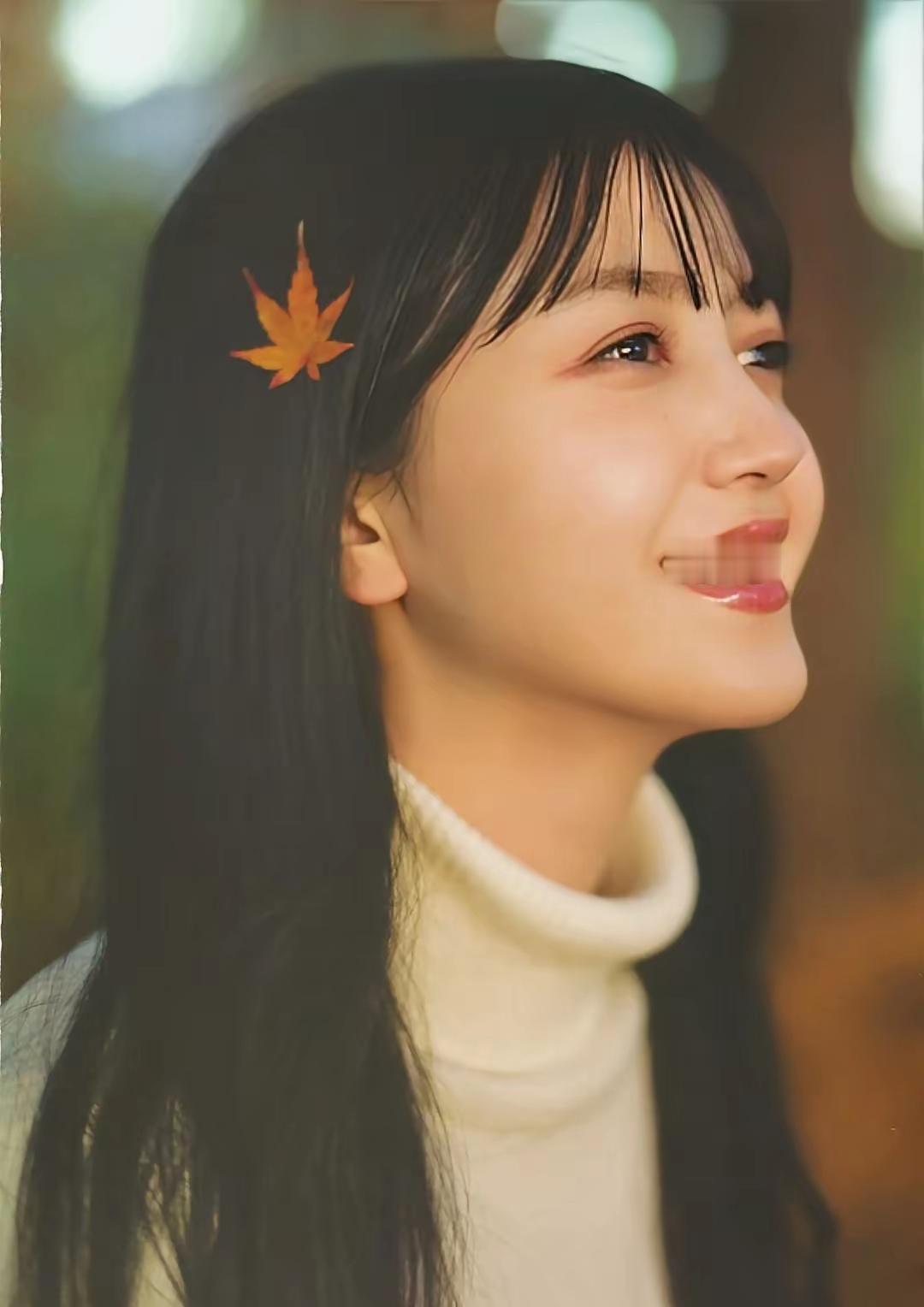 久保史绪里的写真集。出生于日本宫城县，乃木坂46三期生，是歌手兼模特。气质清新治