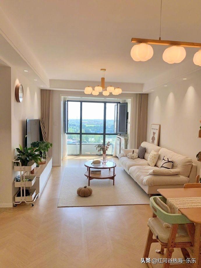 房价能成功软着陆，靠的还是那些刚需在那顶着的。
因为楼市里面的刚需卖房子的概率是