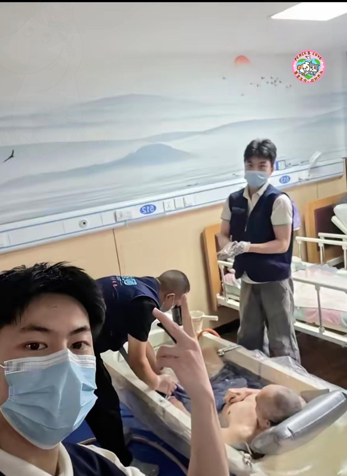 “太意外了！”杭州22岁小伙周世豪，明明能留在医院当男护士稳稳月薪过万，却毅然辞