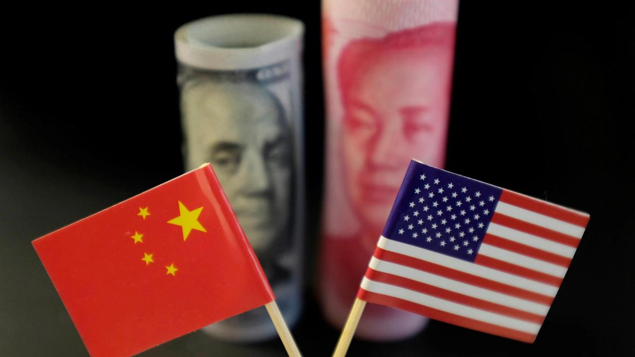 美国天天想方设法限制中国，空间站不让进、光刻机买不到、电车不让卖，还想切断我们石