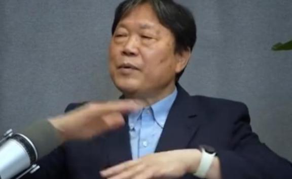 中国不打算救助美国了！美国国内36万亿美元的国债正在爆发，然而在08年金融危机，