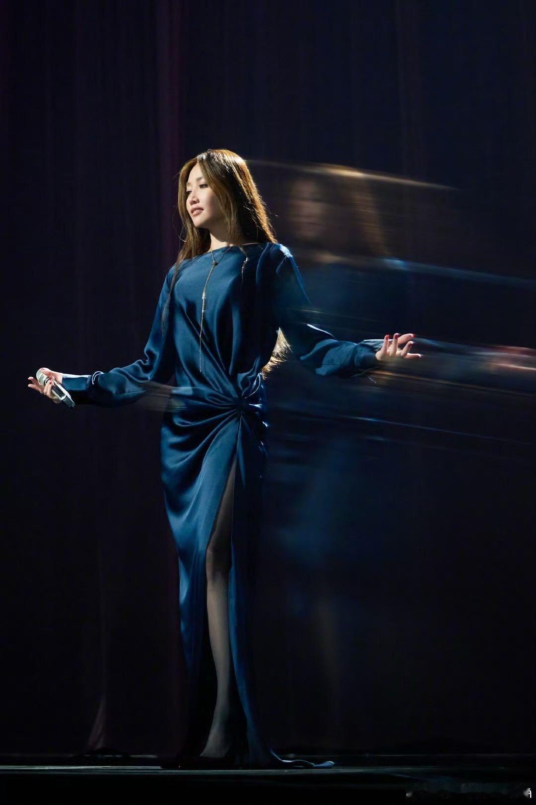 天生歌姬把歌迹抬上来了 佛山歌迷的福利来啦！A-Lin1.24-25连唱两场，顶