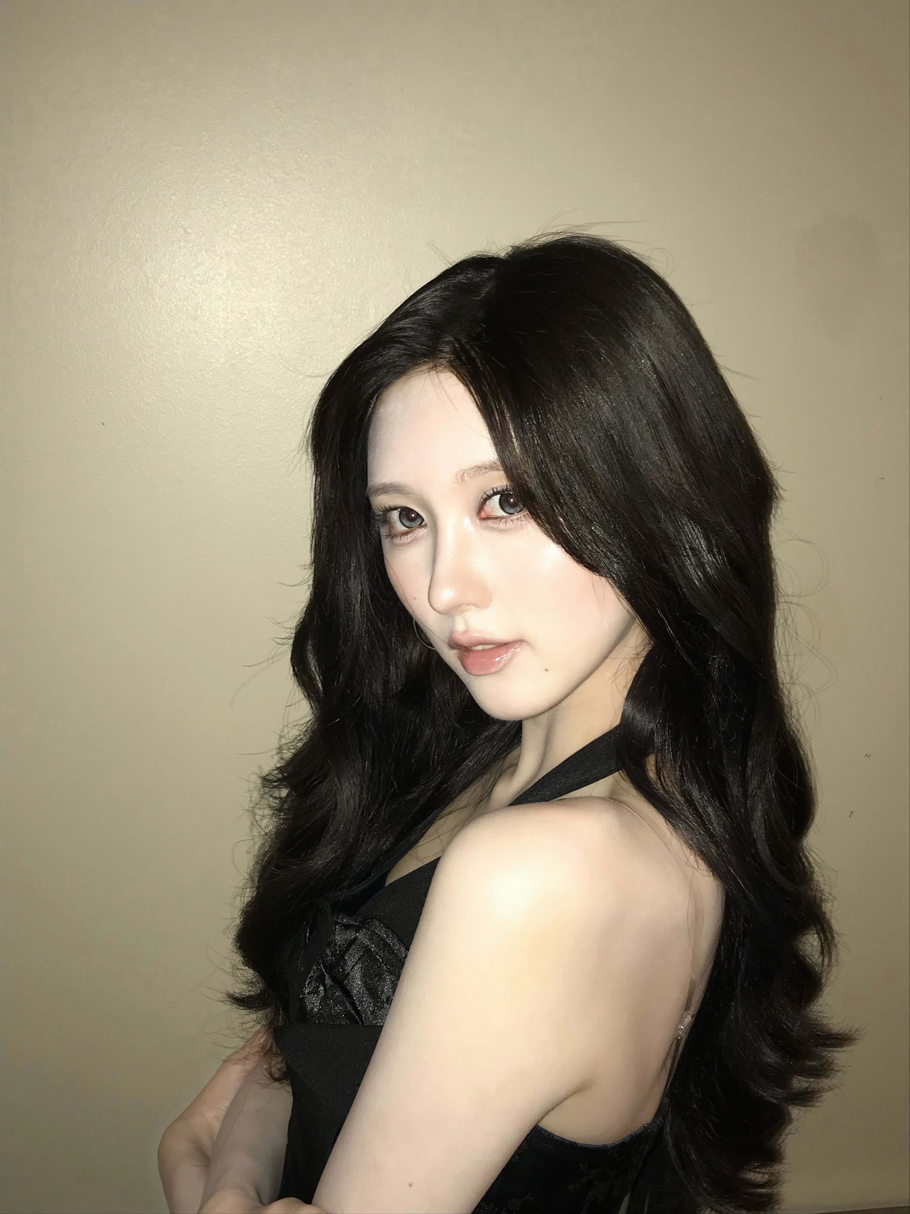 金秋天 INS更新🖤💛 