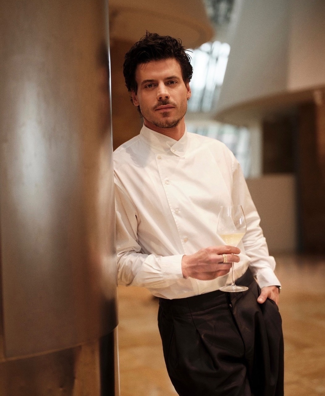 François Arnaud 出席了在古根海姆美术馆举办的 Dom Périg